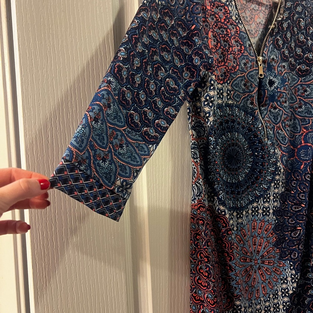 Patterned Zipper dress - Picture 2 of 5